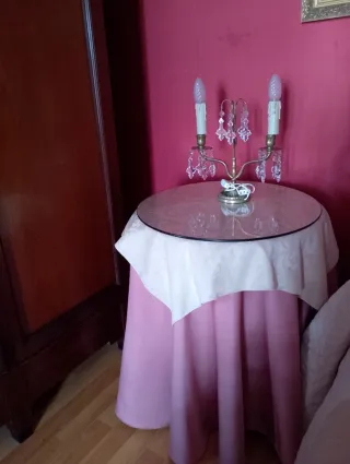 Lámpara de mesa antigua dorada y cristal