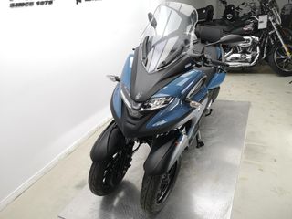 YAMAHA TRICITY 300 2024 1273 kms.