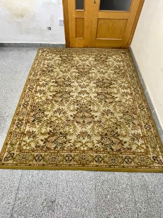 Alfombra antigua floral beige y marrón