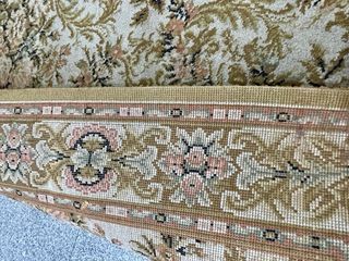 Alfombra antigua floral beige y marrón