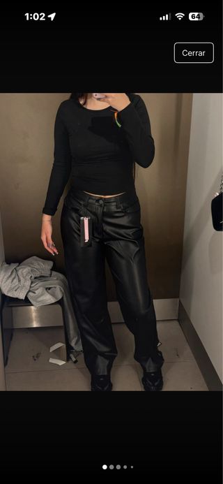 Pantalón ancho efecto piel negro