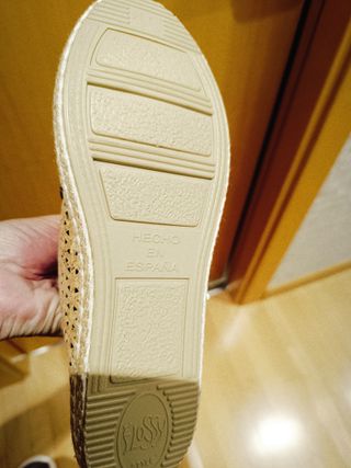 Scarpe da donna beige/marrone con zeppa