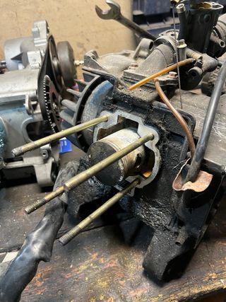 Motor sikiper Piaggio 125 2T