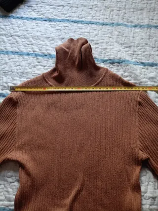 Jersey cuello alto mujer marrón