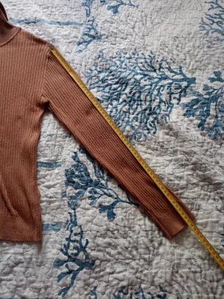 Jersey cuello alto mujer marrón