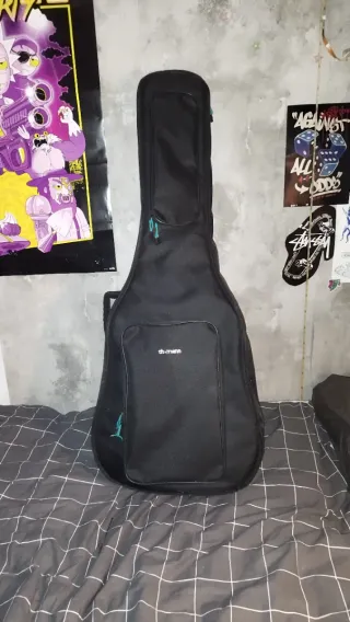 Guitarra Negra + Funda + Cejilla