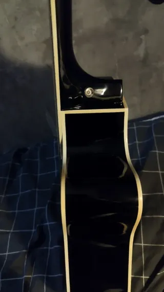 Guitarra Negra + Funda + Cejilla