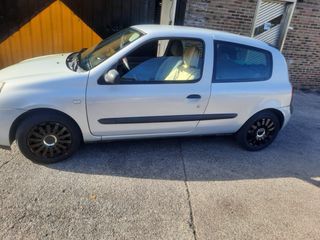 Renault Clio 2004