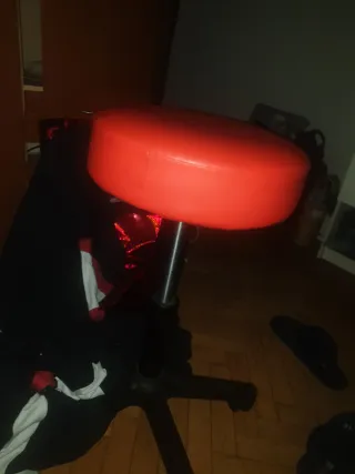 Silla Elevable con Ruedas Negra/Roja
