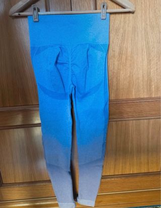 Conjunto deportivo morado