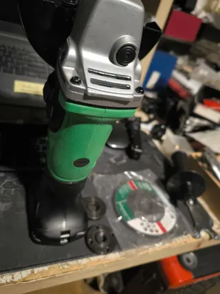 Amoladora Hitachi G 18DL 18V