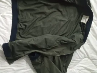 Chaqueta bomber Pull&Bear verde militar Talla M