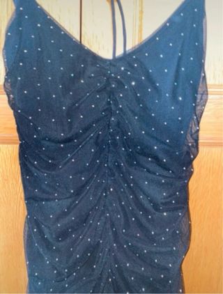 Vestido de fiesta negro con brillo