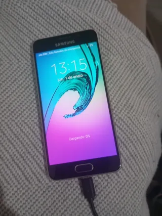 Samsung A3-6.HAY QUE PONERLE BATERÍA