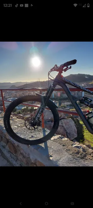 Bicicleta de montaña Specialized Status