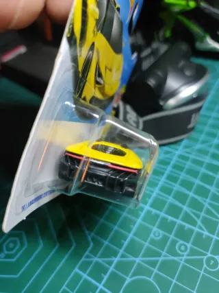 Hotwheels Lamborghini Centenario Roadster Amarillo
