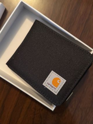 Cartera Carhartt – Nueva a estrenar – Negra Vendo