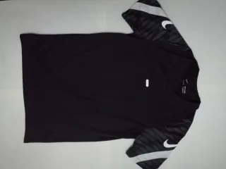 Camiseta Nike Slim Fit Dri-Fit Negra