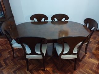 Mesa de comedor extensible con 6 sillas