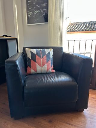 Butaca de piel negra
