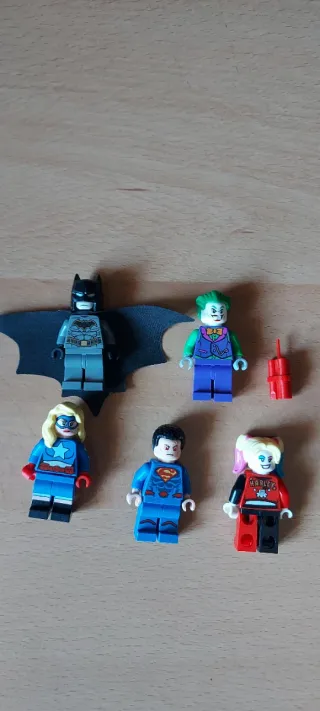 OFERTA. LOTE 5 FIGURAS LEGO SUPERHÉROES DC