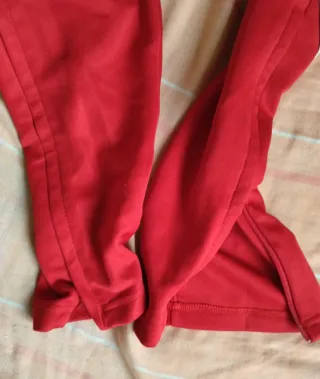 Pantalón chándal Adidas rojo