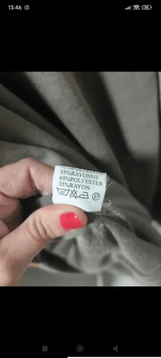 Batín de estar por casa gris con detalles naranjas