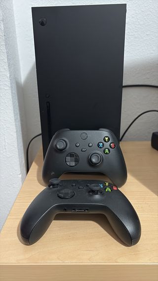 Xbox Series X Negra casi nueva en perfectas condco