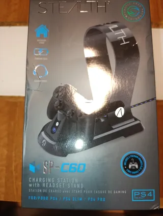 Estación Carga Mandos PS4 Stealth SP-C60