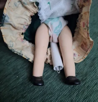 Muñeca antigua porcelana vestido encaje