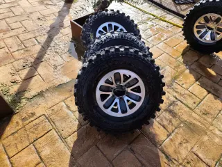 4 Neumáticos 31-10.5-R15 con Llantas