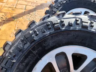 4 Neumáticos 31-10.5-R15 con Llantas