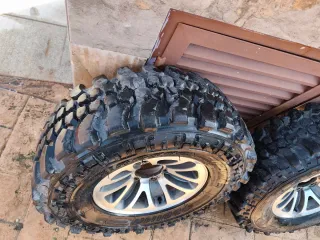 4 Neumáticos 31-10.5-R15 con Llantas