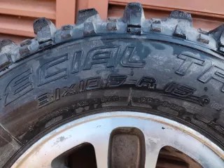 4 Neumáticos 31-10.5-R15 con Llantas