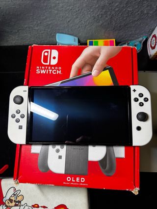Nintendo Switch OLED Bianca