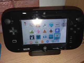 Nintendo Wii U + giochi + cavi