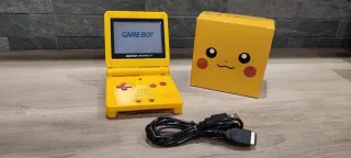 GBA SP Pikachu + caja + protectores + cargadores