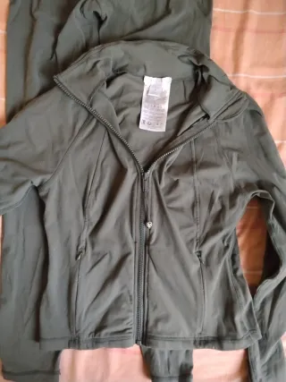 Conjunto deportivo mujer verde