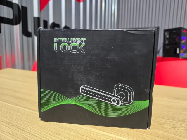 Serratura intelligente con impronta digitale e codice