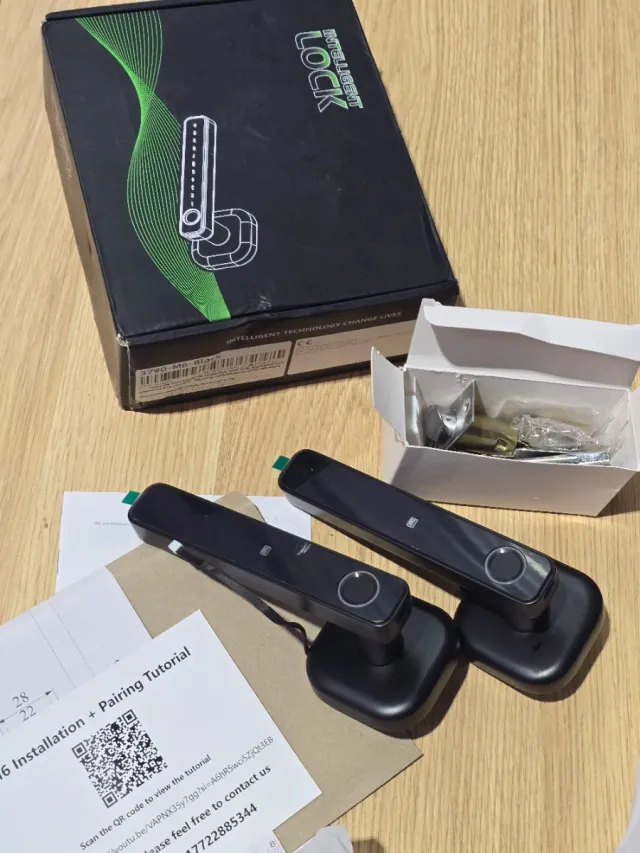 Serratura intelligente con impronta digitale e codice