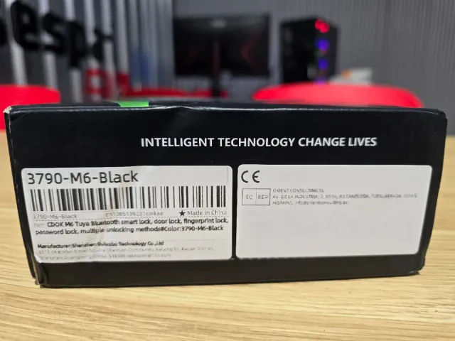 Serratura intelligente con impronta digitale e codice