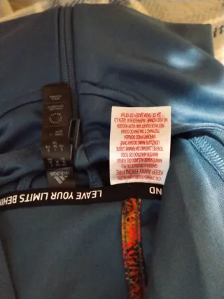 Sudadera con capucha Adidas