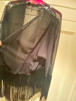 Blusa ASOS negra encaje y flecos talla única