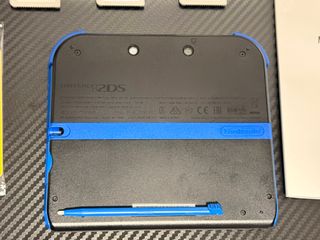 Pacchetto Nintendo 2DS Blu con giochi