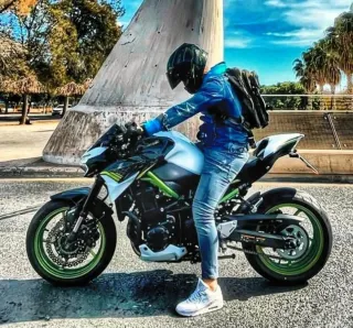 Kawasaki Z900 Negra y Verde