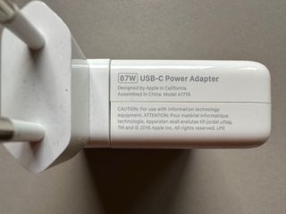 Caricabatterie Apple Macbook Pro 16 15 87W originale M2