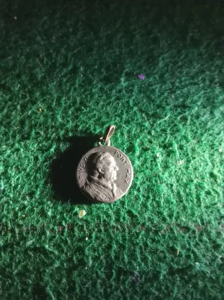 Medalla religiosa plata