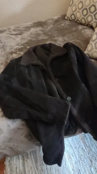 Cazadora de piel marrón talla 50 chaquetón de pelo