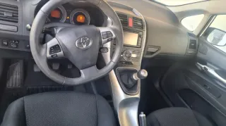 Toyota Auris 2012