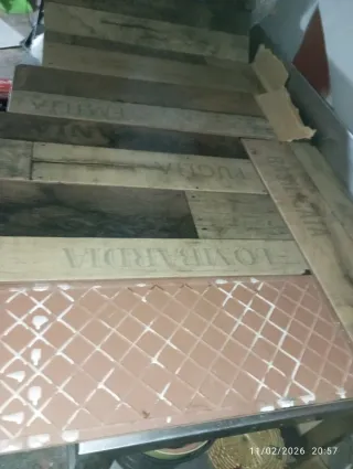 Baldosas imitación madera , sólo hay 7 baldosas.